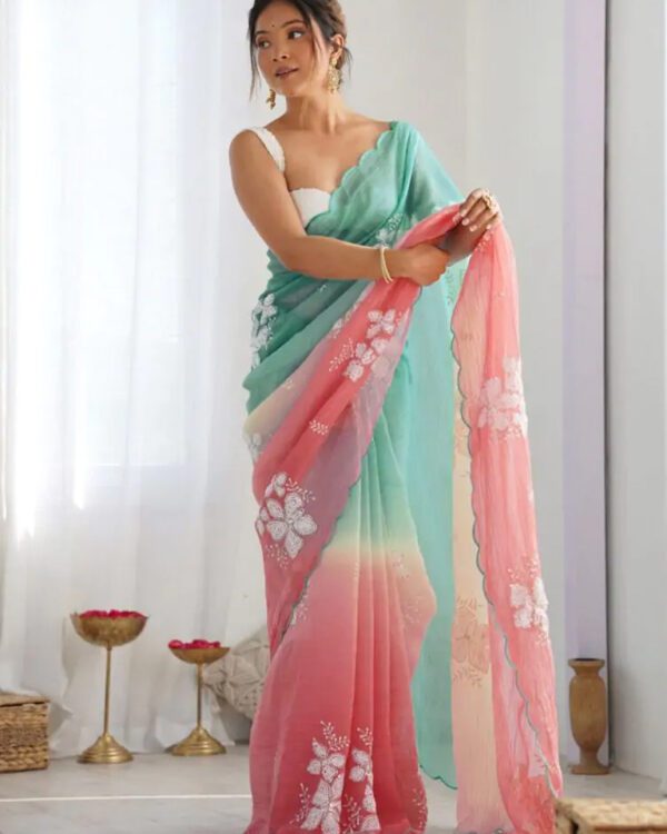 Stylish Padded Gold Crush silk saree