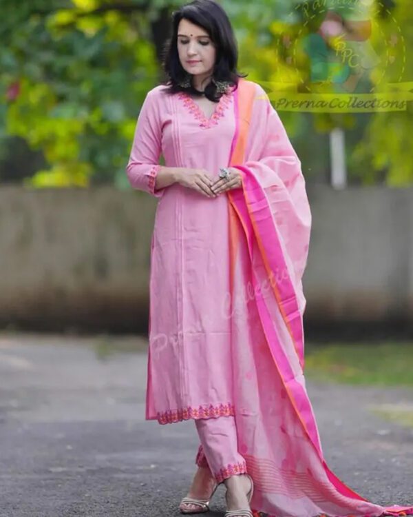 Handloom Embroidered Kurti Pant Set