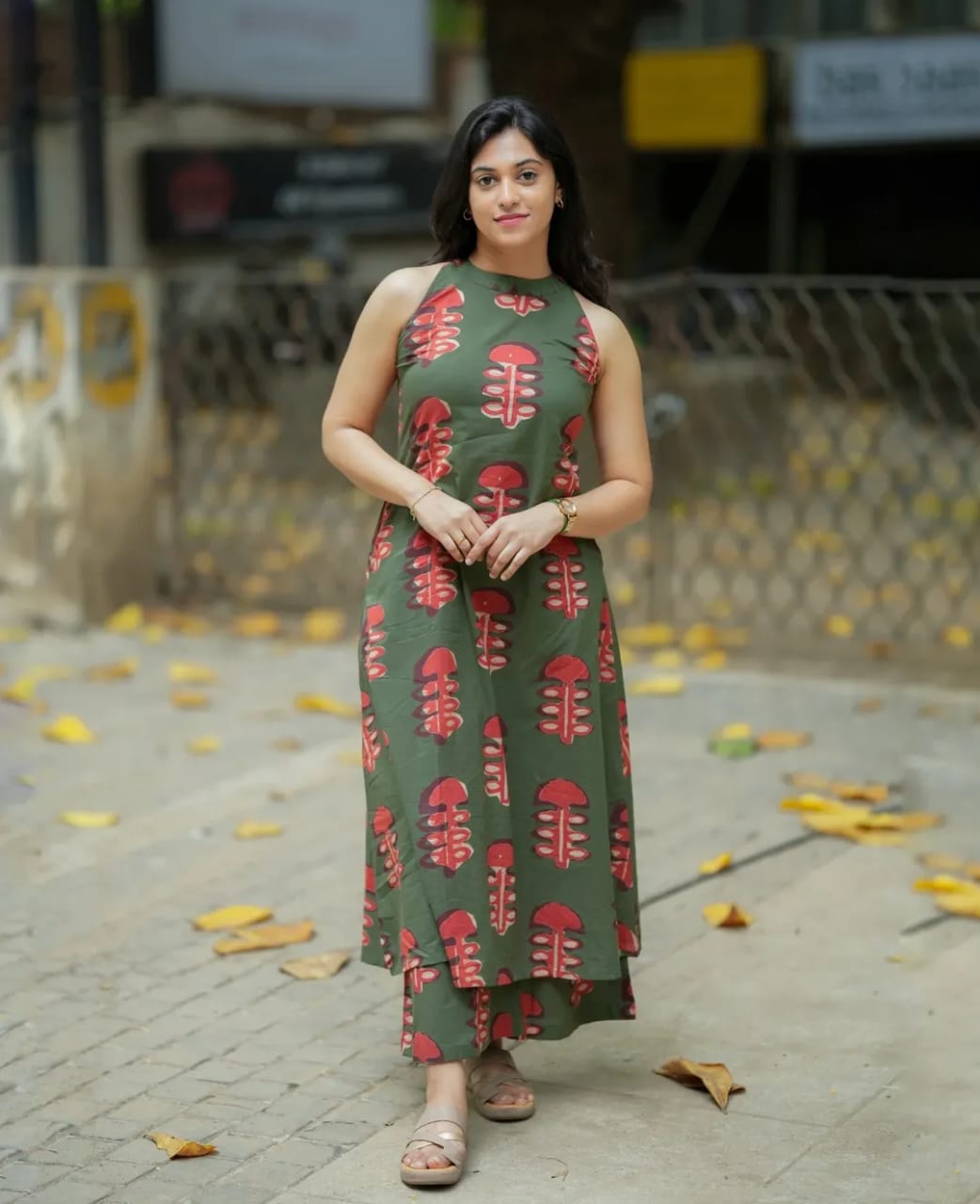 Premium Floral Fine cotton kurti Plazzo set - Image 4