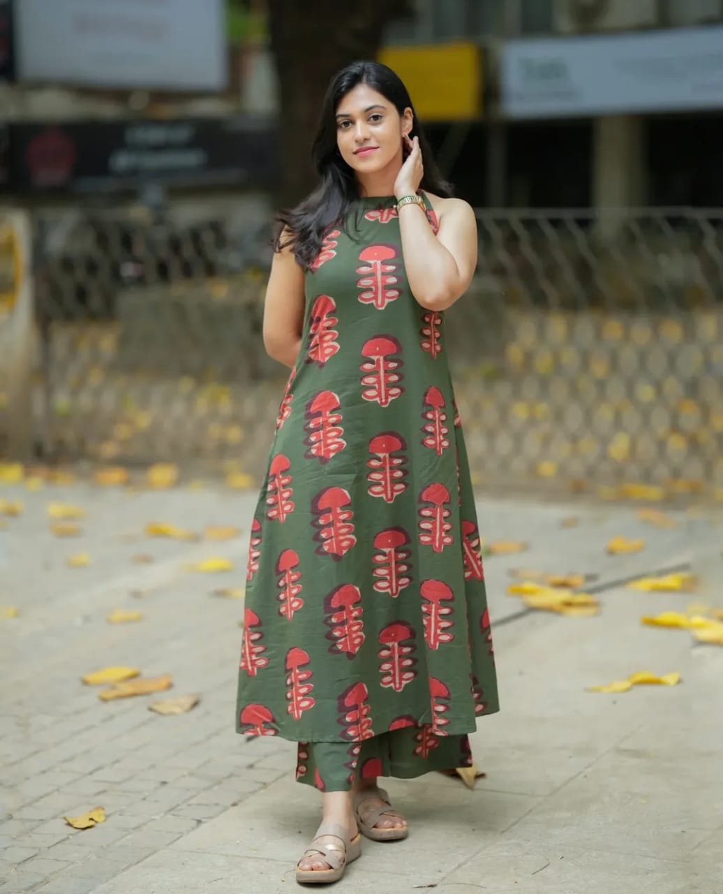 Premium Floral Fine cotton kurti Plazzo set - Image 5