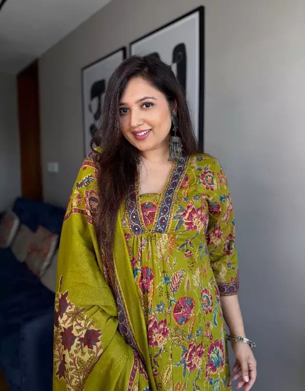 beautiful straight alia cut set with beautiful print - Image 7