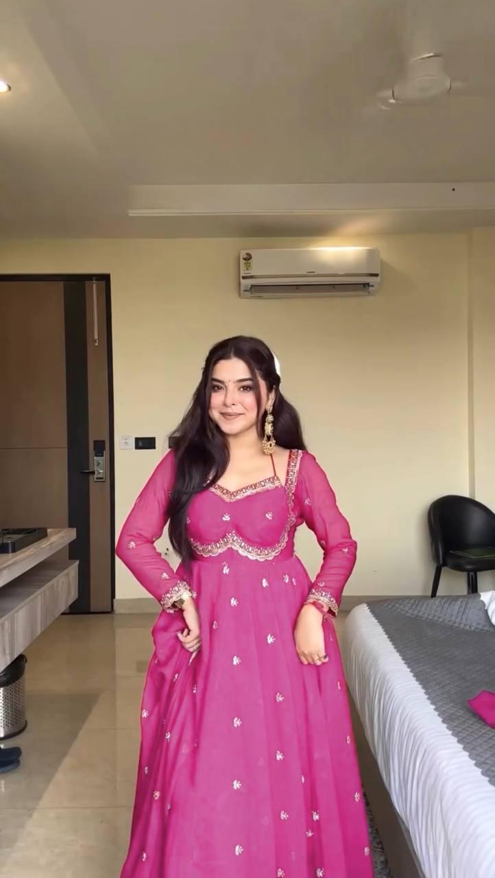 Anarkali Flared kali Kurti Pant Dupatta Set - Image 4