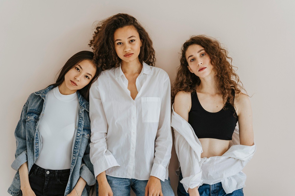 trendy tops for women