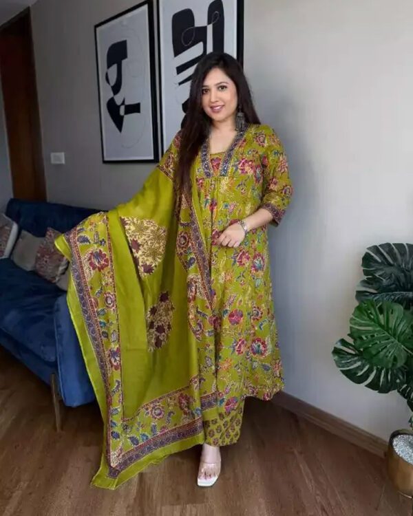 beautiful straight alia cut set with beautiful print